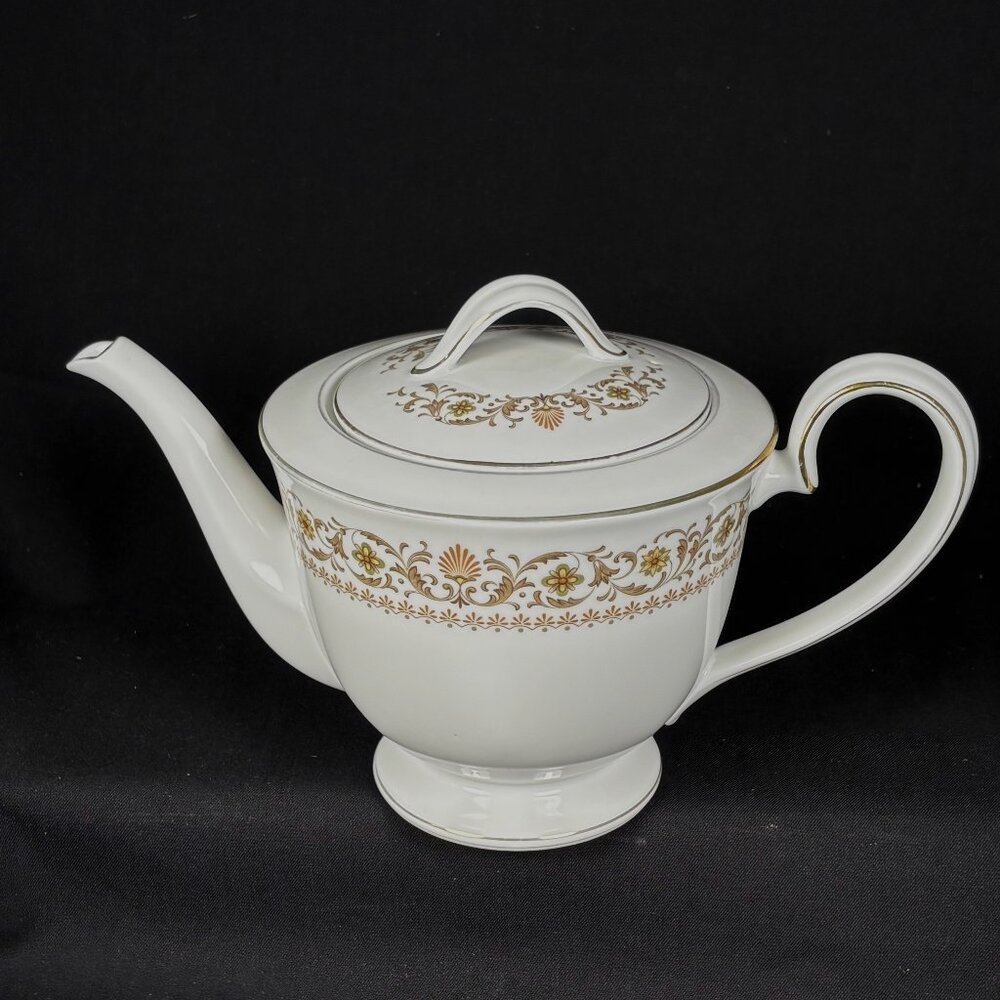 Tea pot. Noritake Japan 6952 Westbury